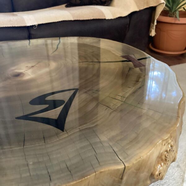 Table epoxy logo
